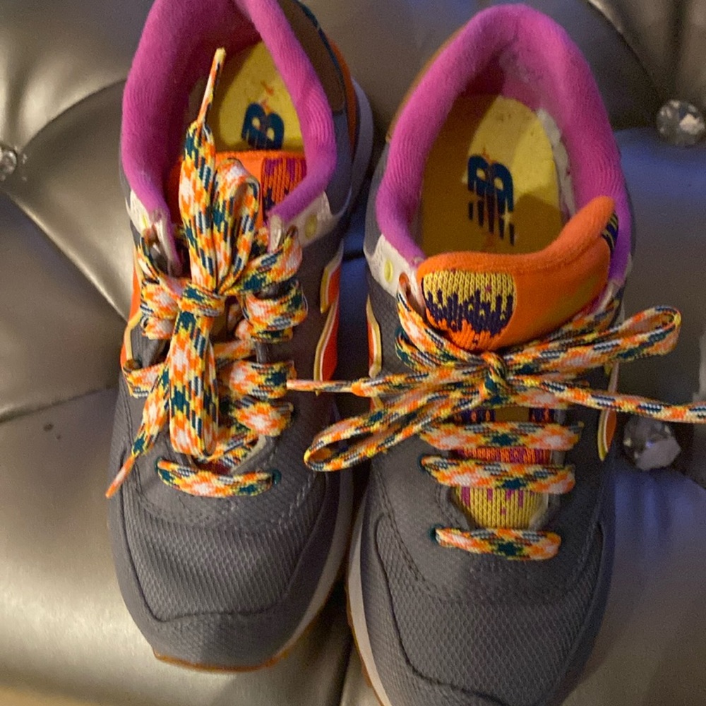 Girls sneakers